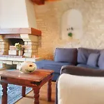 La Grue Holiday home Mons (Charente)